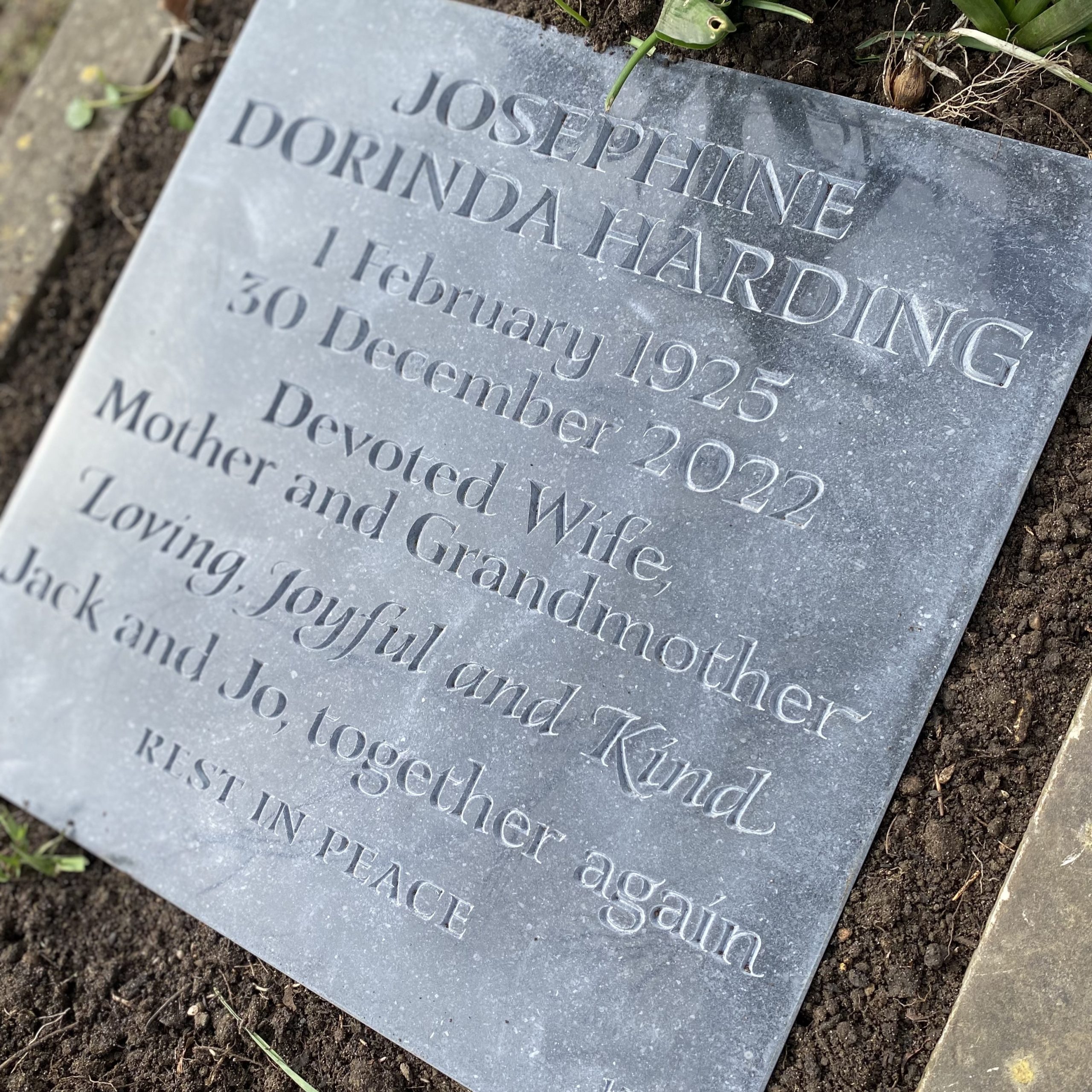 Slate memorial headstone in Richmond. Made by Hertfordshire Headstones. 